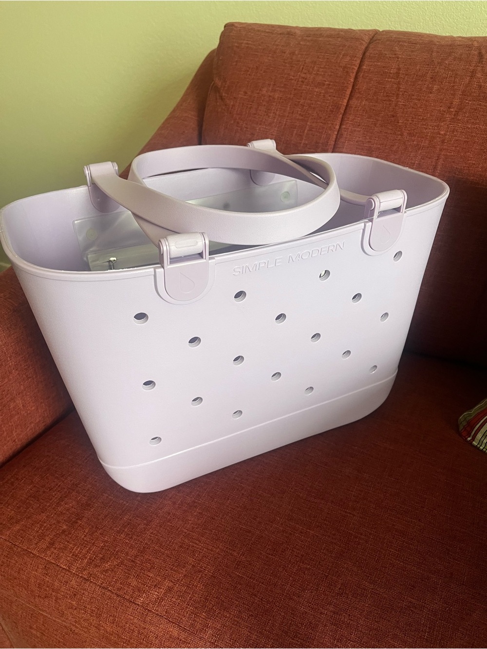 Simple Modern Getaway Bag in Lilac